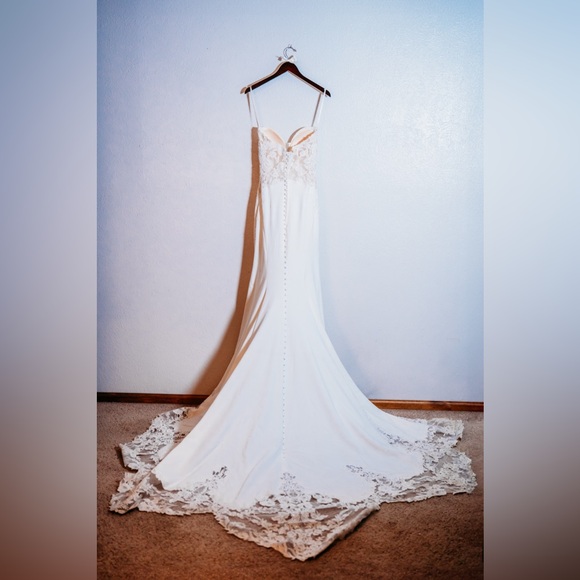 Classic, Timeless Wedding Dress